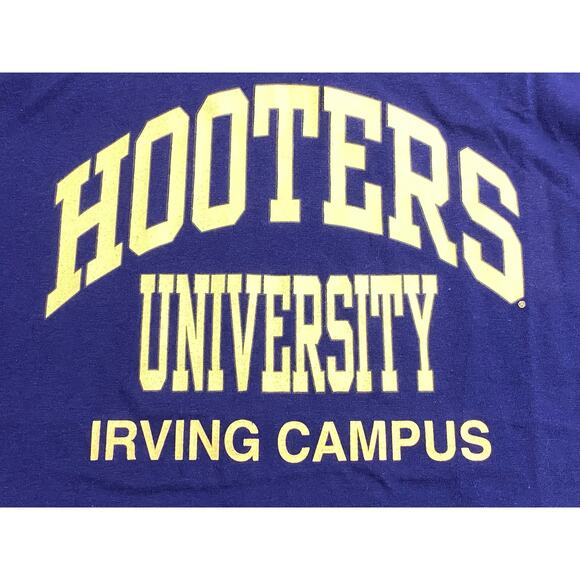 Vintage Hooters University T-Shirt Size XL Blue Single Stitch Irving Campus - Picture 5 of 9